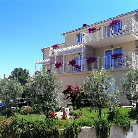 Guesthouse Olei مالينسكا المظهر الخارجي الصورة