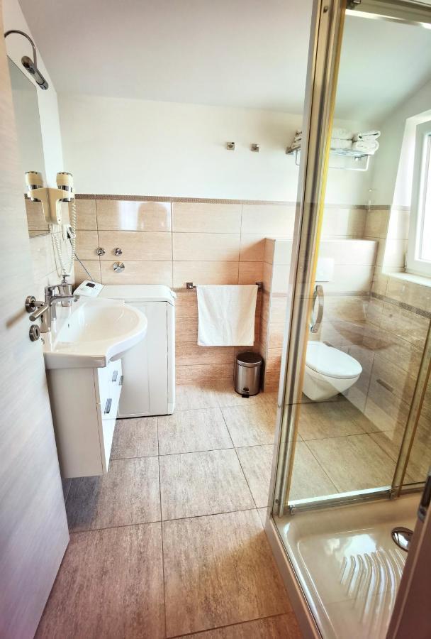 Guesthouse Olei مالينسكا المظهر الخارجي الصورة