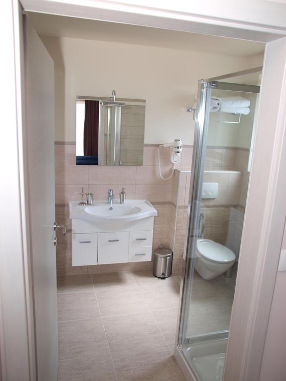 Guesthouse Olei مالينسكا المظهر الخارجي الصورة