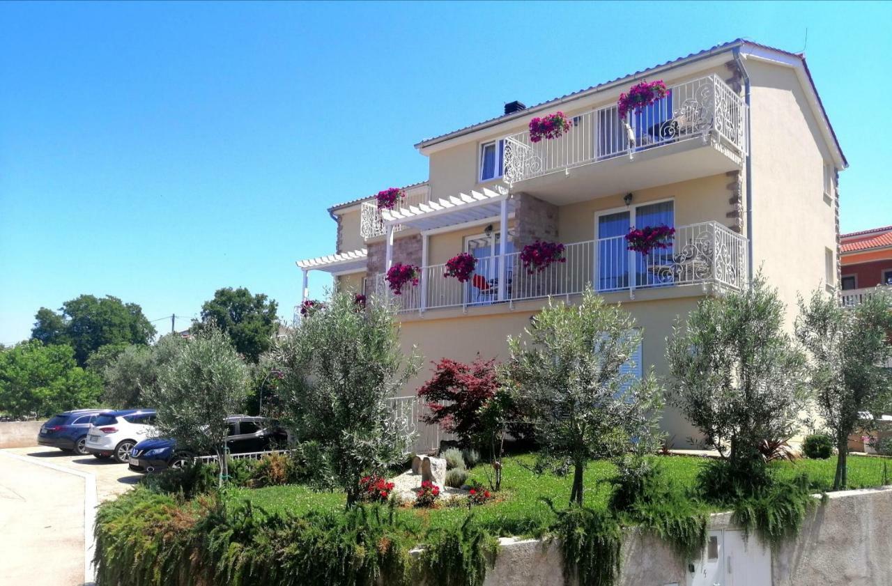 Guesthouse Olei مالينسكا المظهر الخارجي الصورة