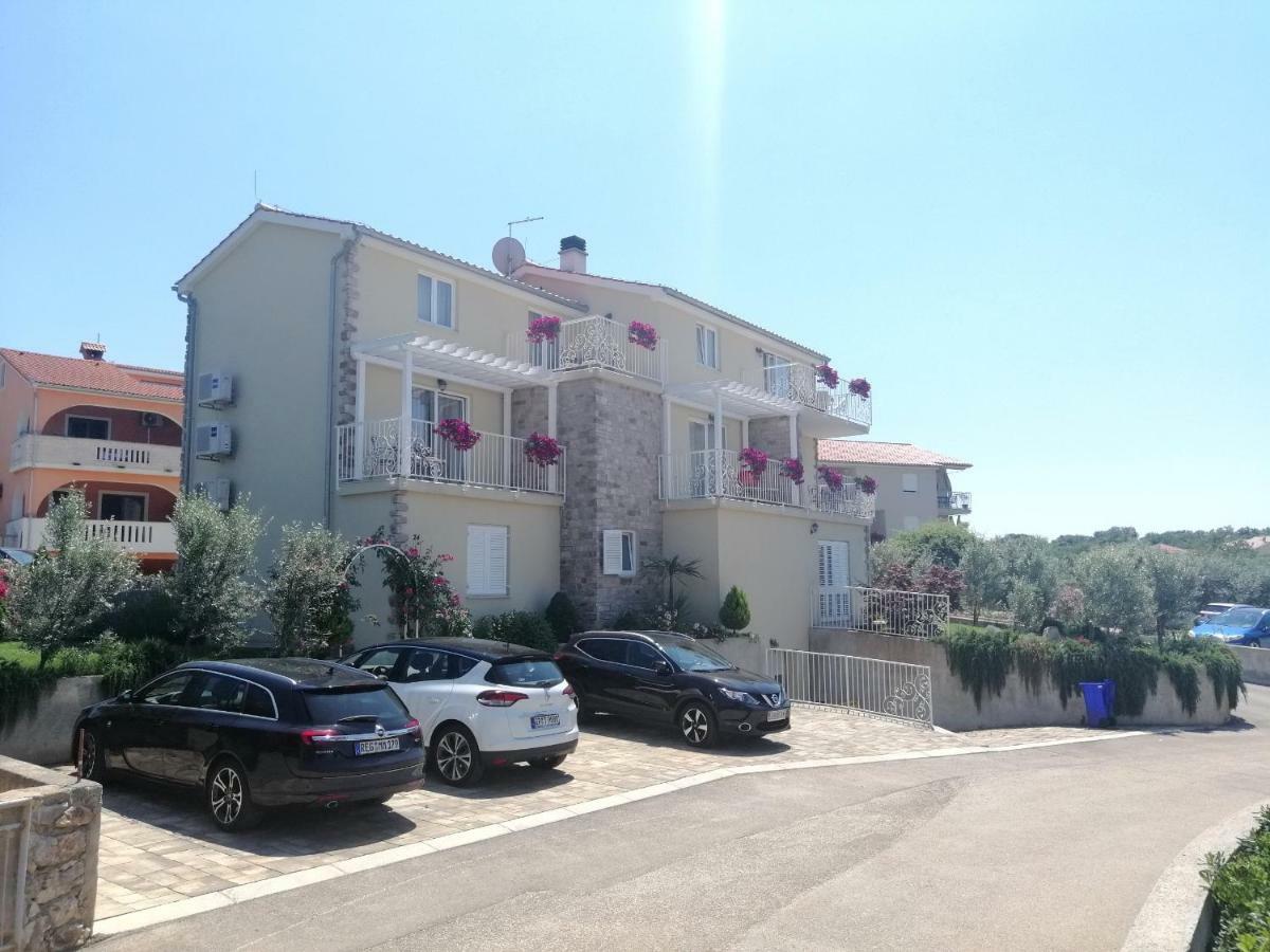 Guesthouse Olei مالينسكا المظهر الخارجي الصورة